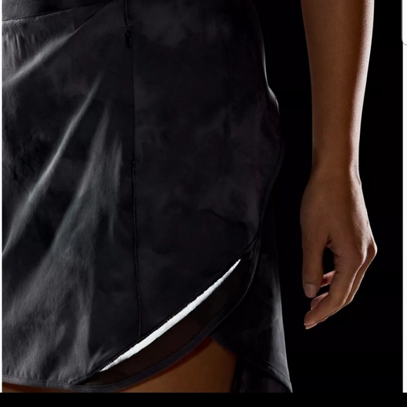 Lululemon Brand New w/Tags, Lulu Hotty Hot HR Shirt with Built In Shorts! - Picture 5 of 10